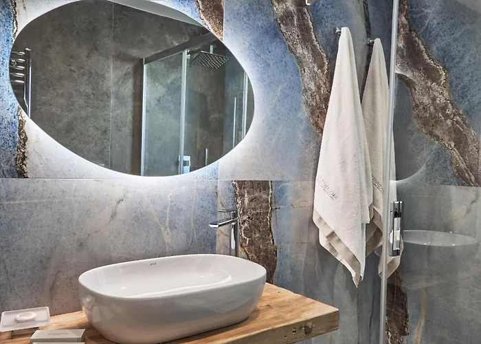 Thalora - Luxury בארי